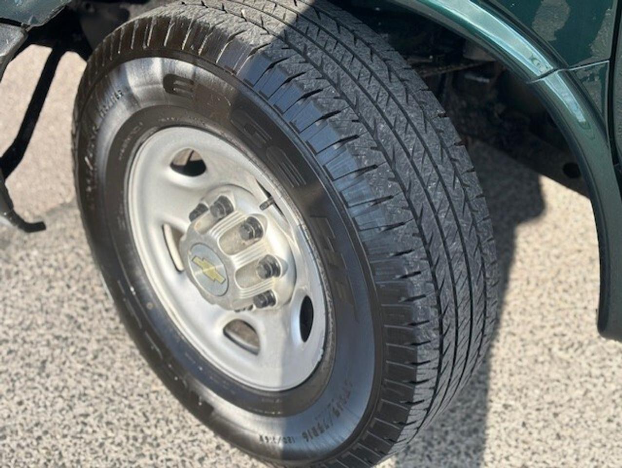 2014 Chevrolet Express 3500 **6.6L DURAMAX DIESEL-12 PASSENGER EXTENDED** Photo