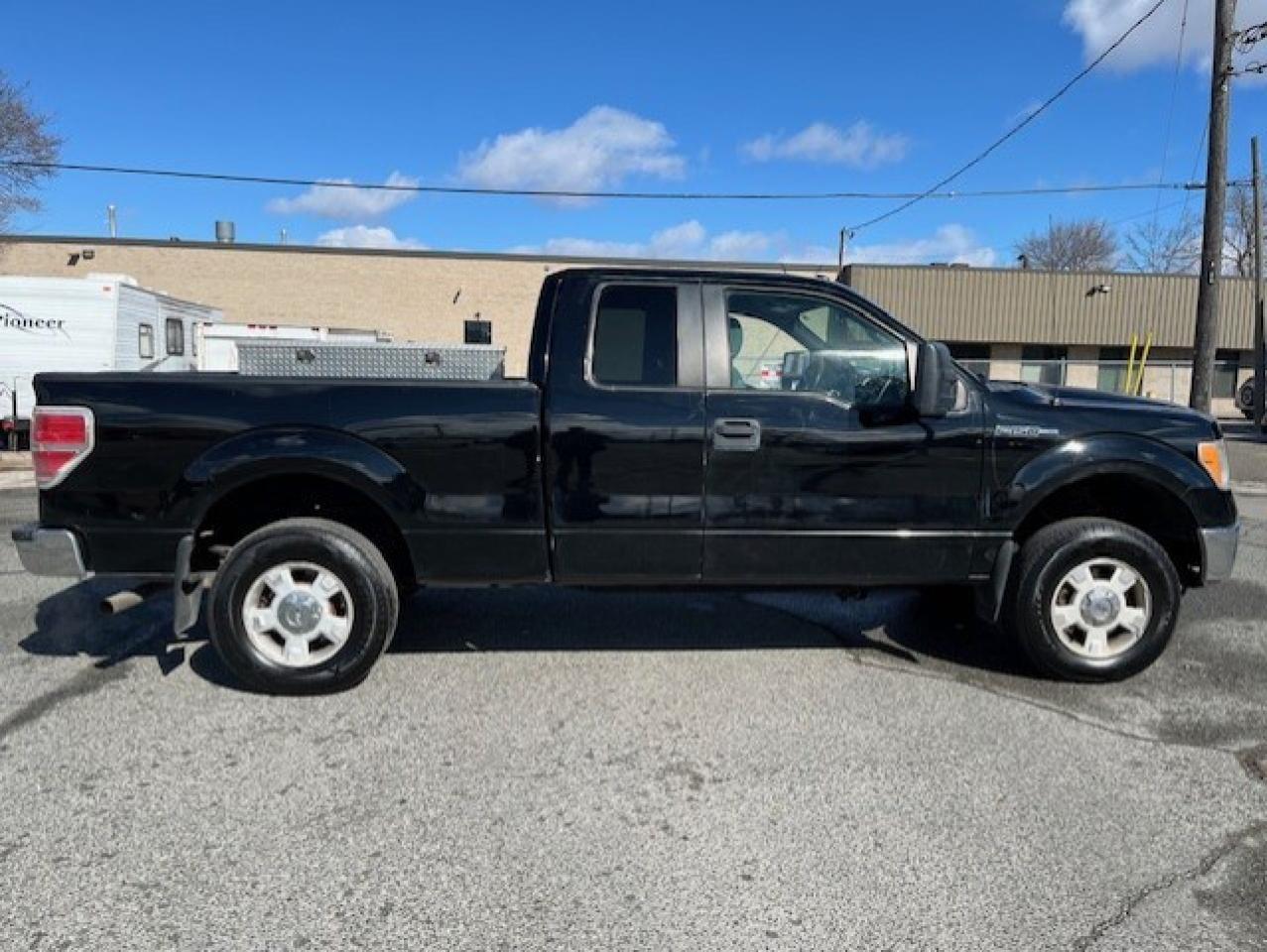 2011 Ford F-150 XLT 4WD V8 5.0L SUPERCAB-1OWNER-CERTIFIED-FINANCE! Photo