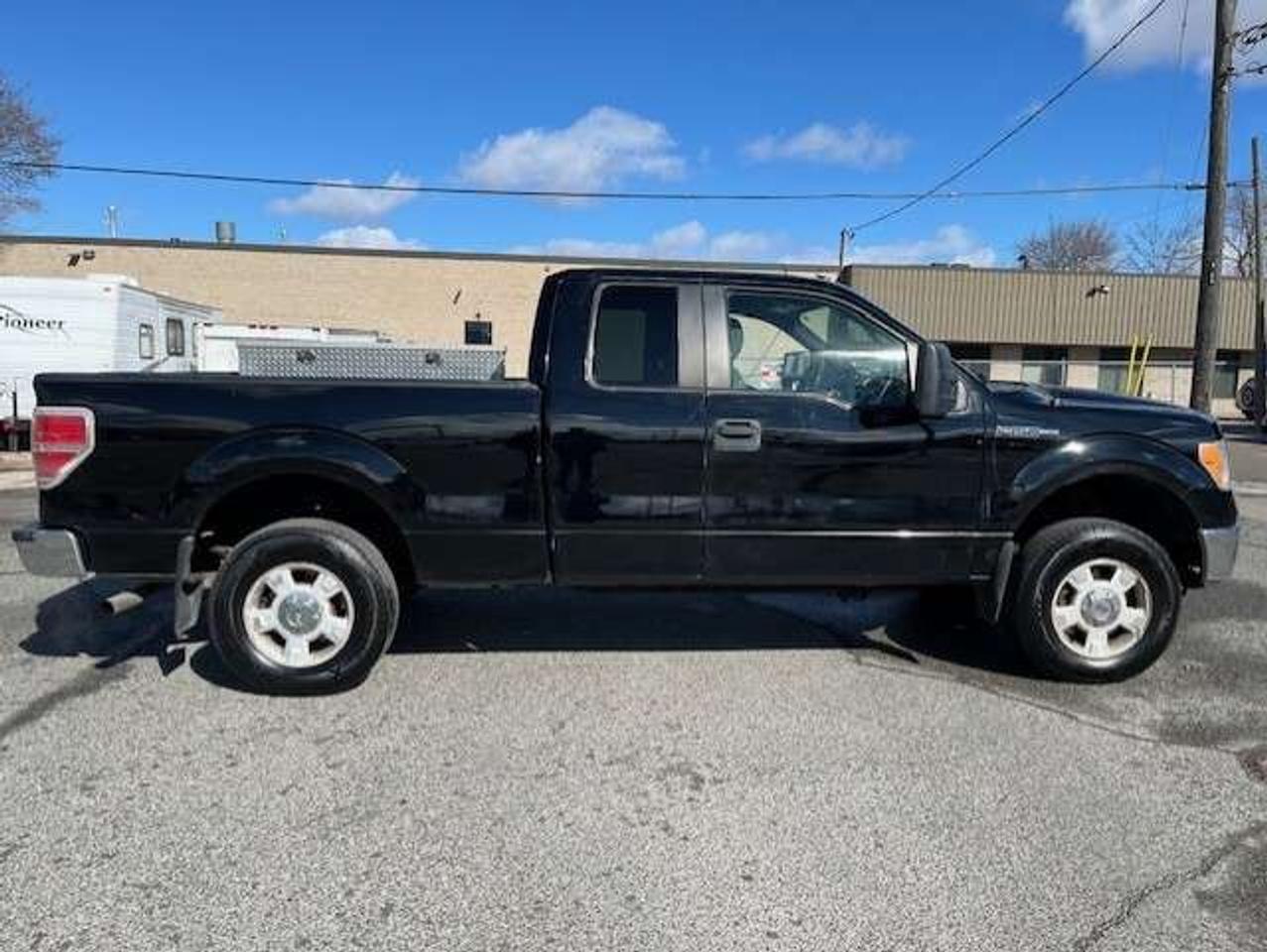 2011 Ford F-150 XLT 4WD V8 5.0L SUPERCAB-1OWNER-CERTIFIED-FINANCE! Photo