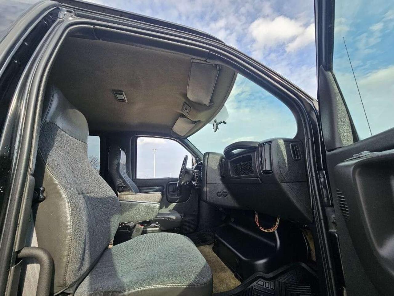 2006 Chevrolet CC4500 KODIAK 4x4-6.6L DURAMAX DIESEL-CREW CAB-TOPKICK!!! Photo