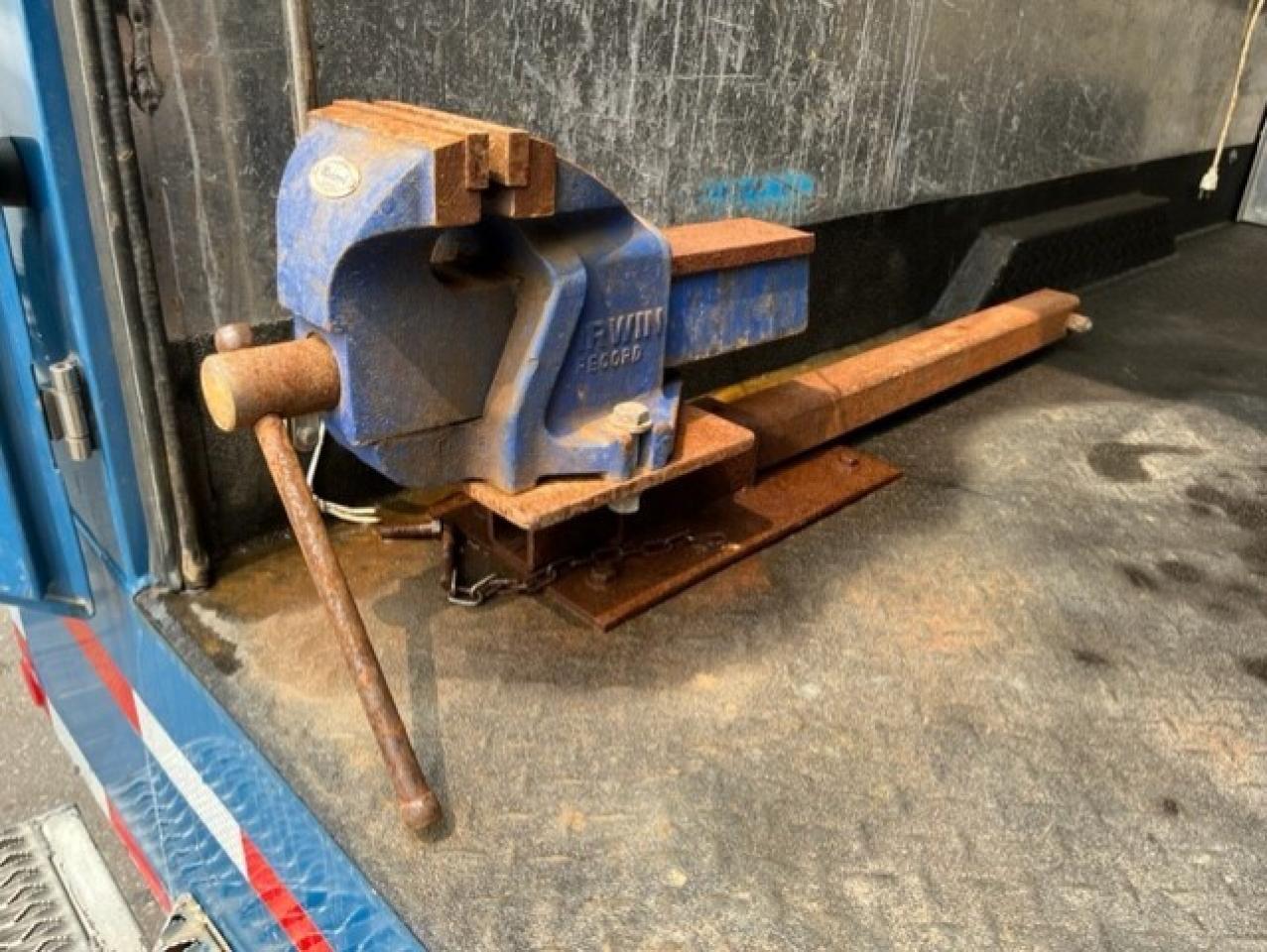 2012 Ford F-550 4WD CREW CAB SERVICE BOX 6.7L POWER STROKE DIESEL Photo