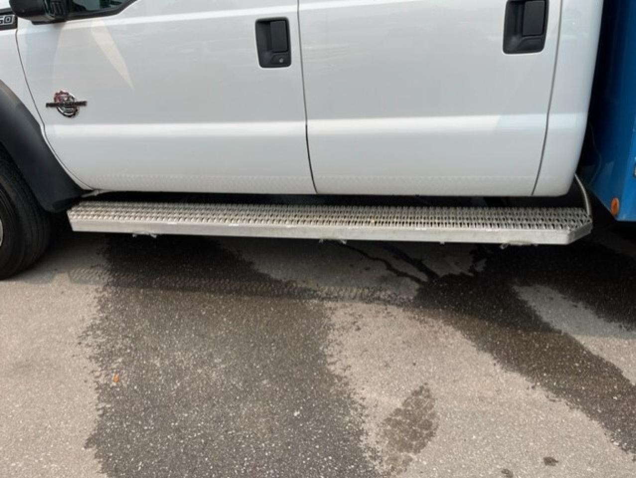 2012 Ford F-550 4WD CREW CAB SERVICE BOX 6.7L POWER STROKE DIESEL Photo