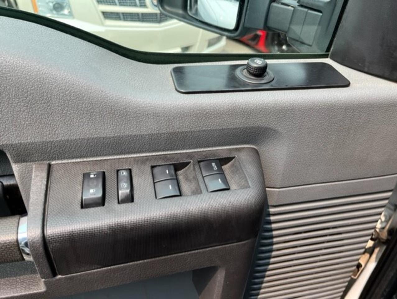 2012 Ford F-550 4WD CREW CAB SERVICE BOX 6.7L POWER STROKE DIESEL Photo