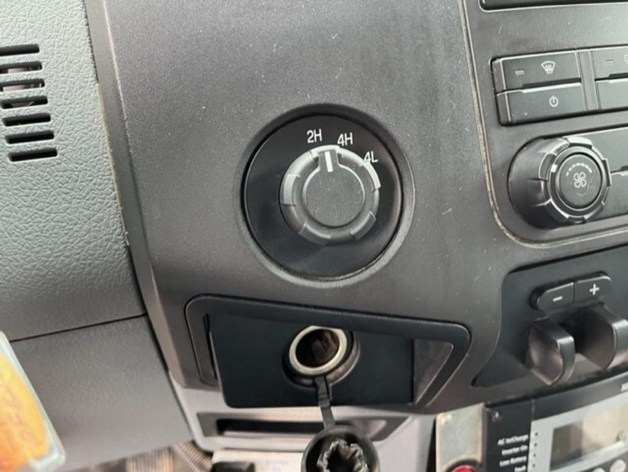 2012 Ford F-550 4WD CREW CAB SERVICE BOX 6.7L POWER STROKE DIESEL Photo