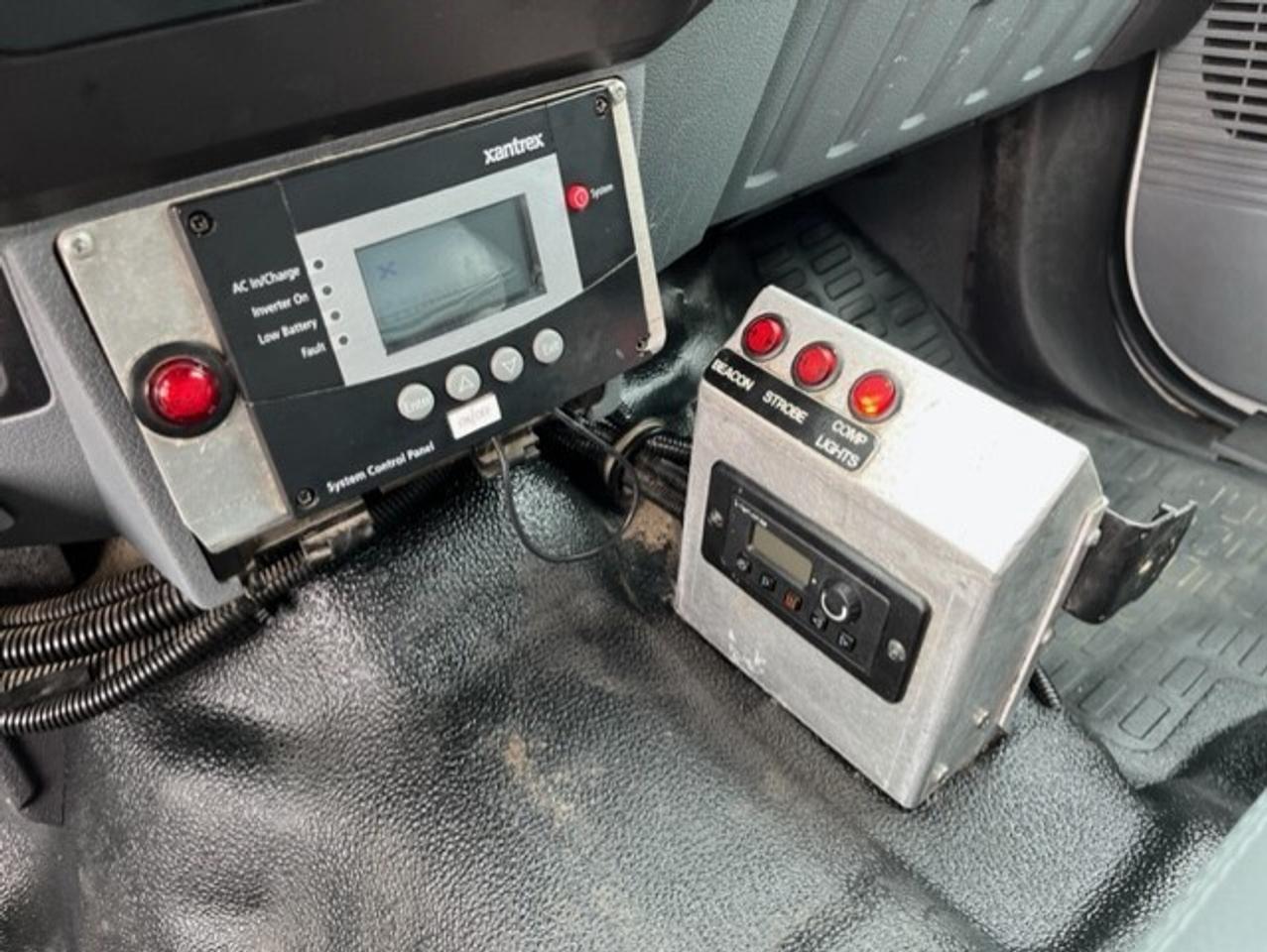 2012 Ford F-550 4WD CREW CAB SERVICE BOX 6.7L POWER STROKE DIESEL Photo