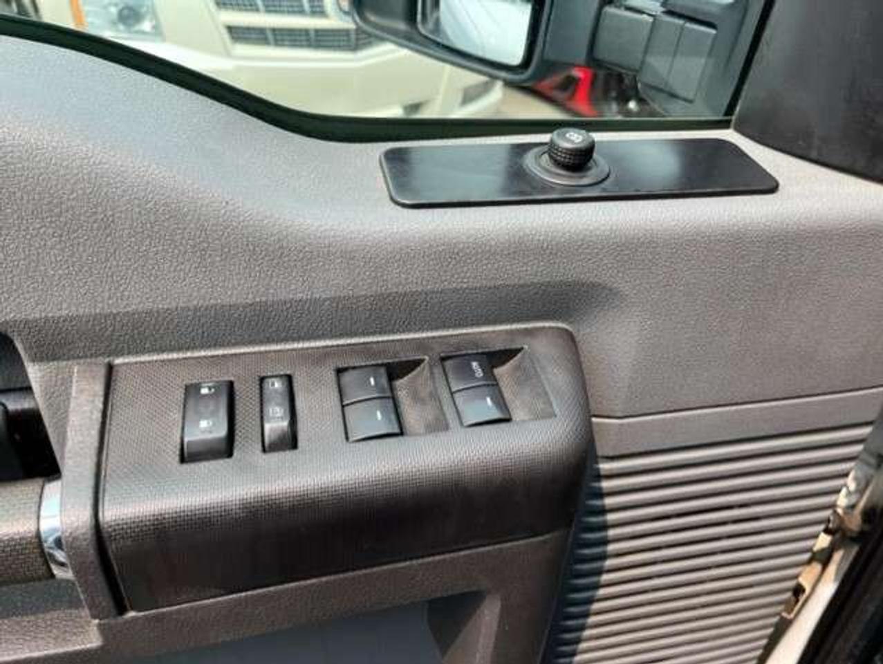 2012 Ford F-550 4WD CREW CAB SERVICE BOX 6.7L POWER STROKE DIESEL Photo