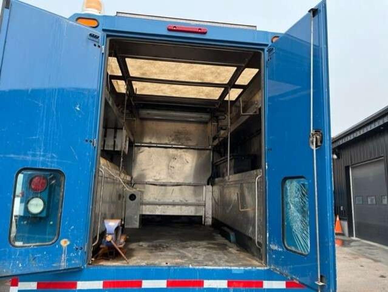 2012 Ford F-550 4WD CREW CAB SERVICE BOX 6.7L POWER STROKE DIESEL Photo