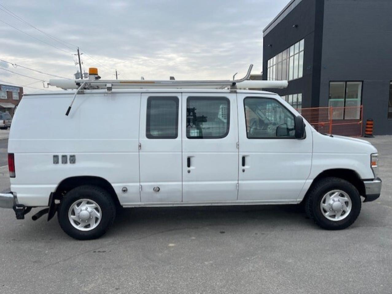 2012 Ford Econoline E-350 **LADDER RACKS-SHELVES-POWER INVERTER** Photo