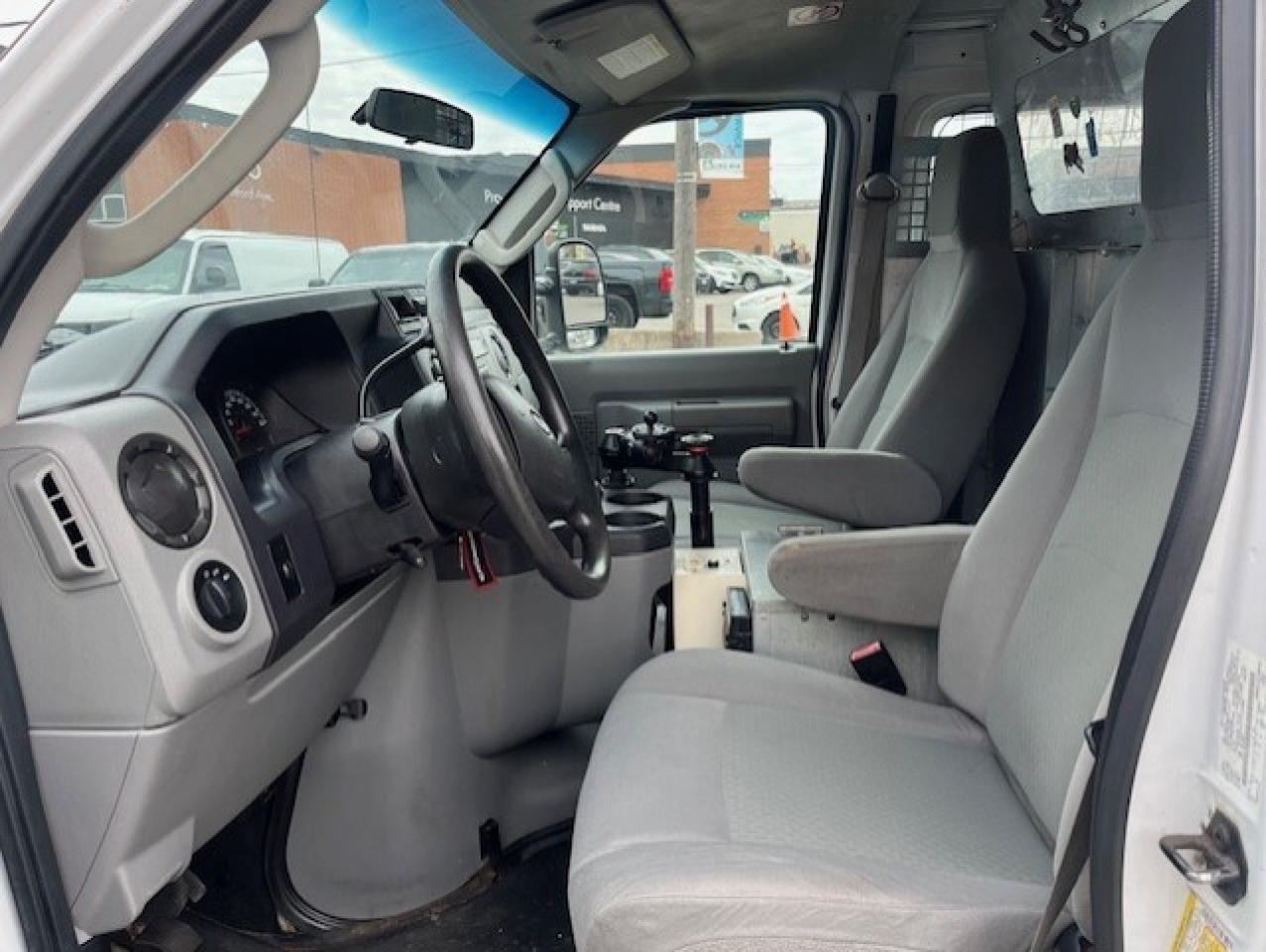 2012 Ford Econoline E-350 **LADDER RACKS-SHELVES-POWER INVERTER** Photo