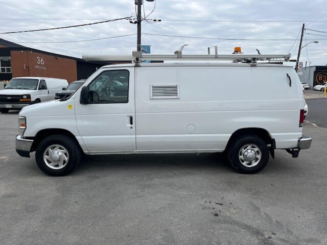 2012 Ford Econoline E-350 **LADDER RACKS-SHELVES-POWER INVERTER** Photo