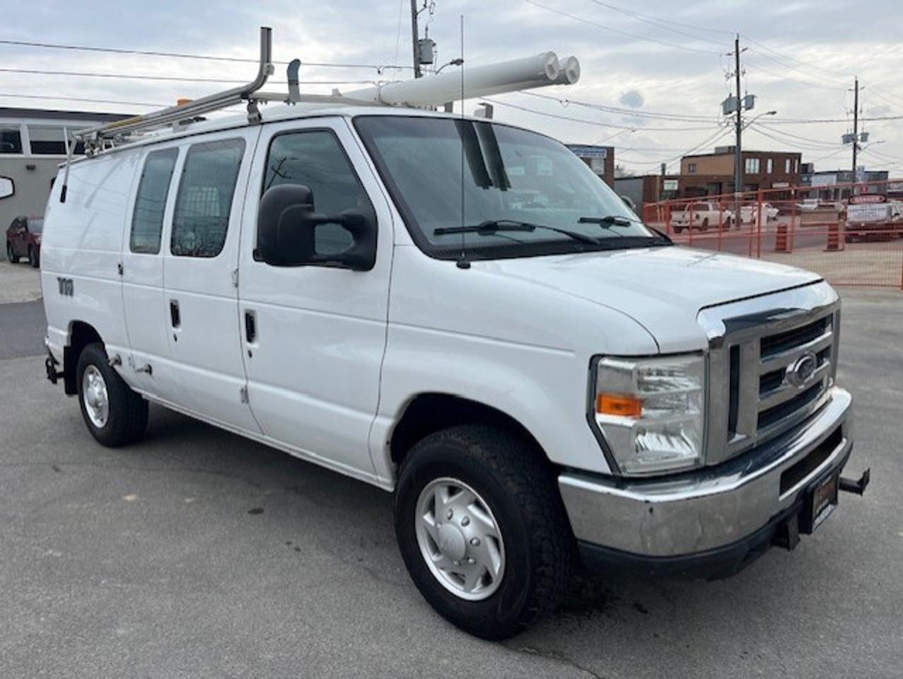 2012 Ford Econoline E-350 **LADDER RACKS-SHELVES-POWER INVERTER** Photo