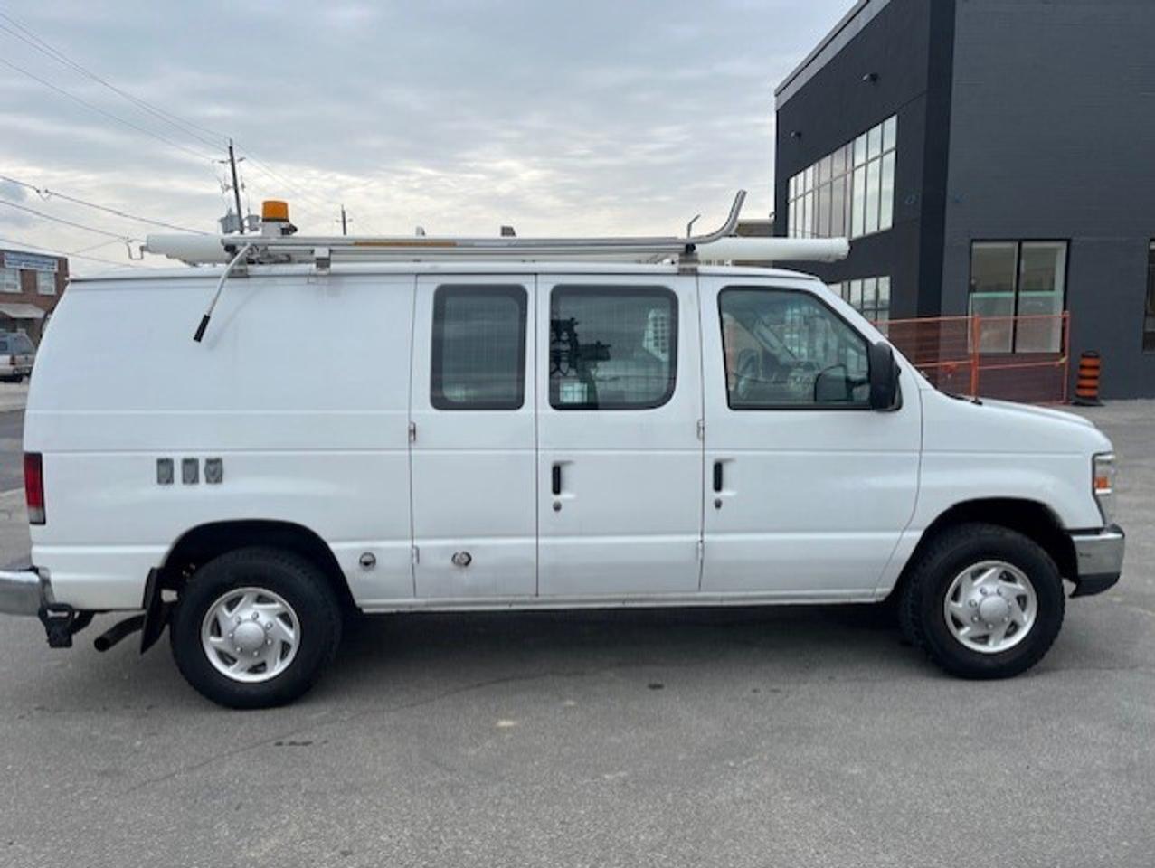 2012 Ford Econoline E-350 **LADDER RACKS-SHELVES-POWER INVERTER** Photo