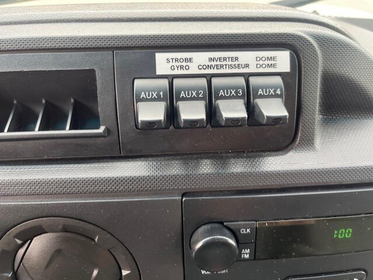 2012 Ford Econoline E-350 **LADDER RACKS-SHELVES-POWER INVERTER** Photo