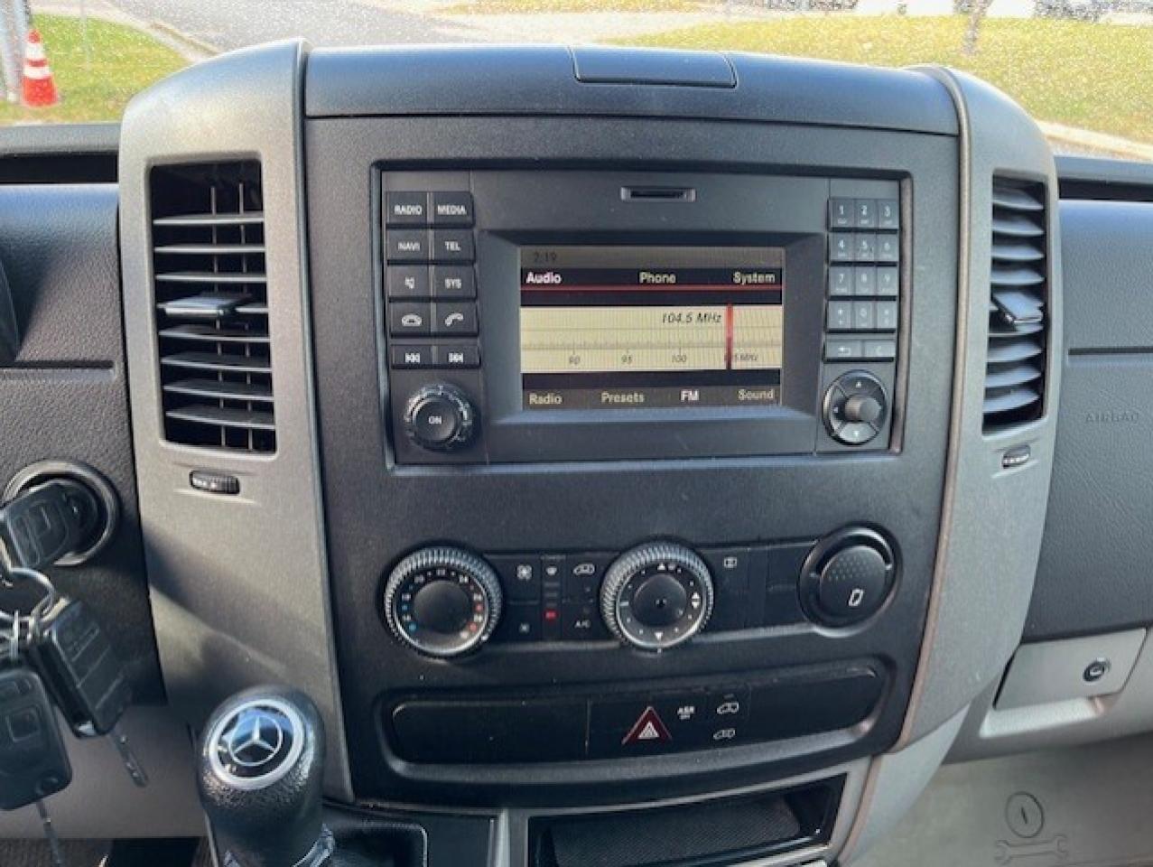 2015 Mercedes-Benz Sprinter 2500 144 WB *ZONOTTI REEFER REFRIFGERATION SYSTEM* Photo