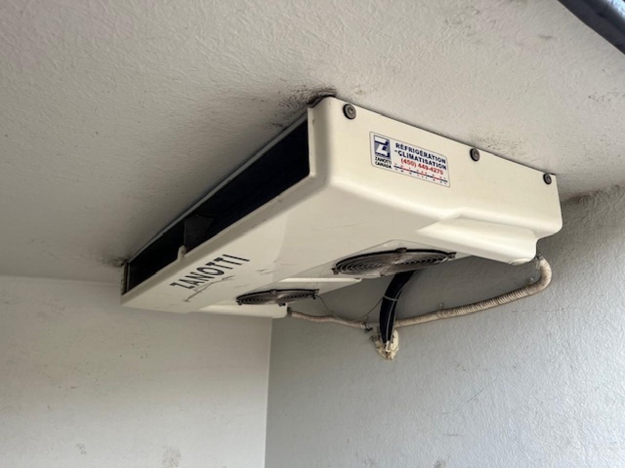 2015 Mercedes-Benz Sprinter 2500 144 WB *ZONOTTI REEFER REFRIFGERATION SYSTEM* Photo