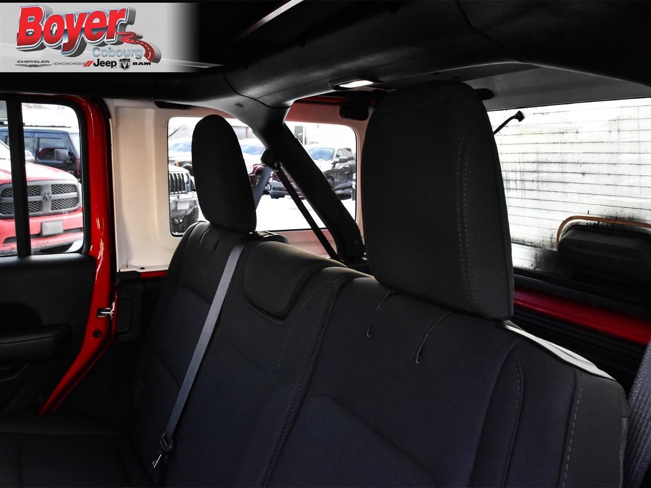 2021 Jeep WRANGLER UNLIMITED Sahara Photo