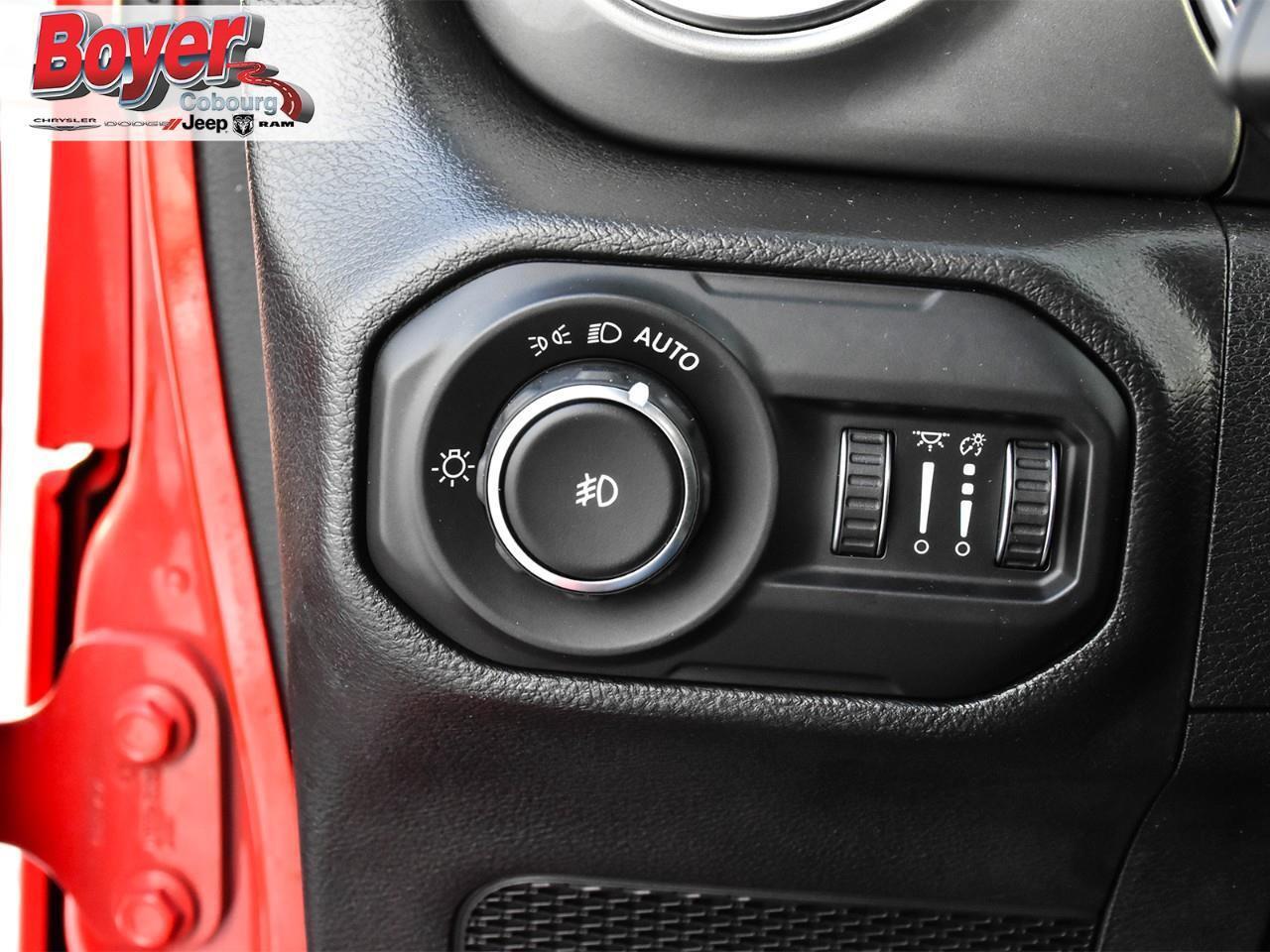 2021 Jeep WRANGLER UNLIMITED Sahara Photo