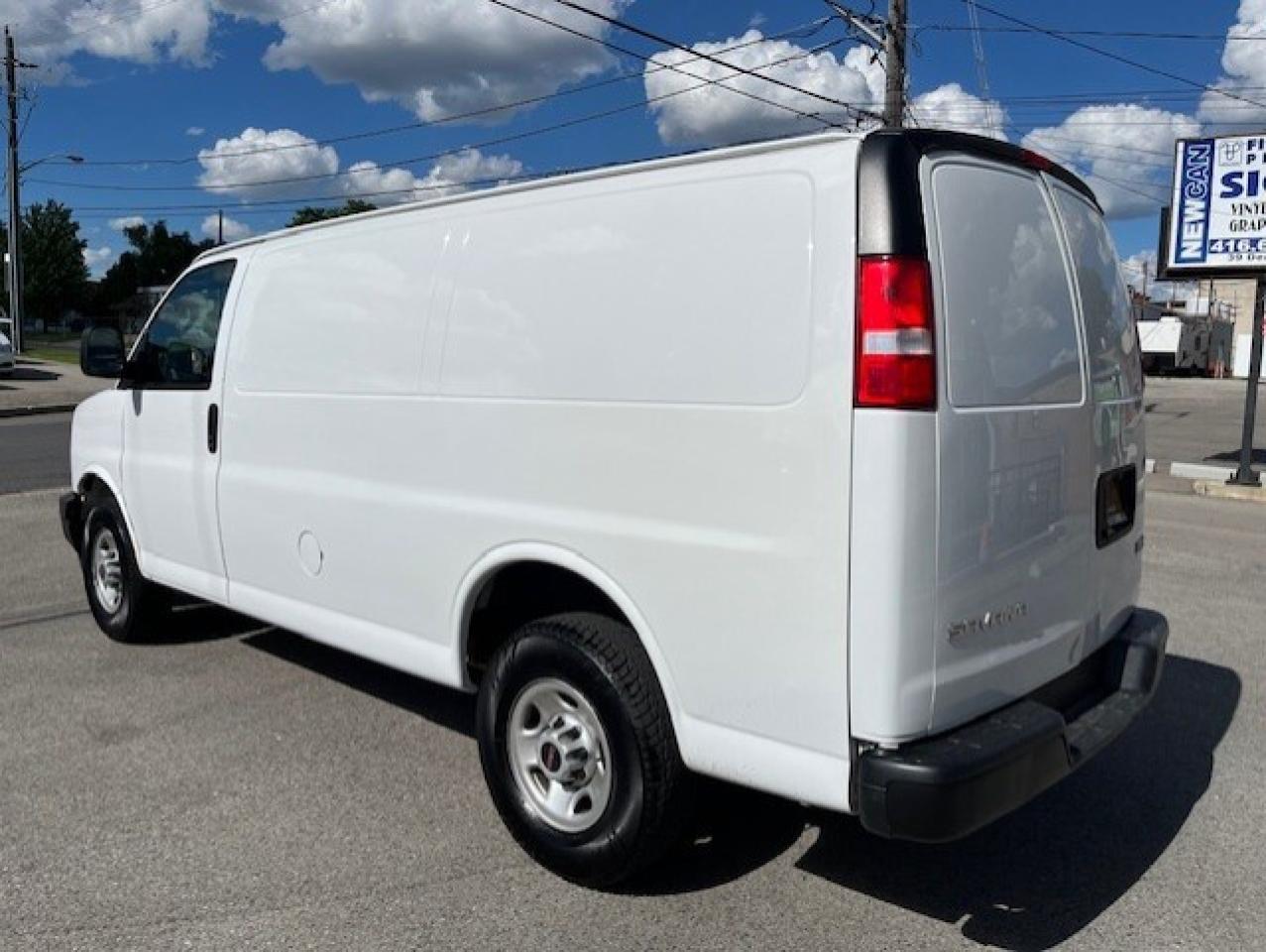 2020 GMC Savana Cargo Van 2500 **V6-1 OWNER-NO WINDOWS-BACK UP CAMERA** Photo