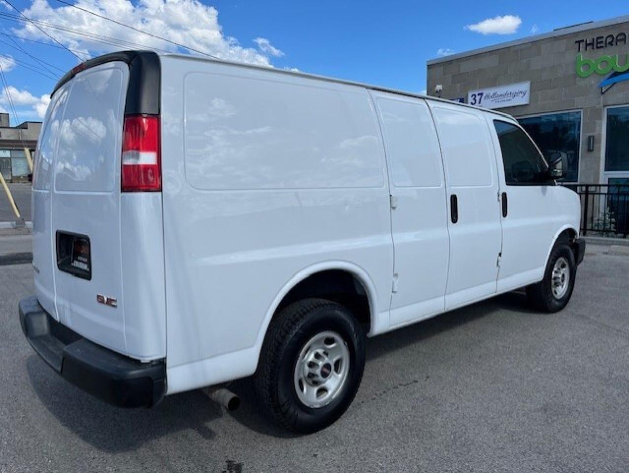 2020 GMC Savana Cargo Van 2500 **V6-1 OWNER-NO WINDOWS-BACK UP CAMERA** Photo