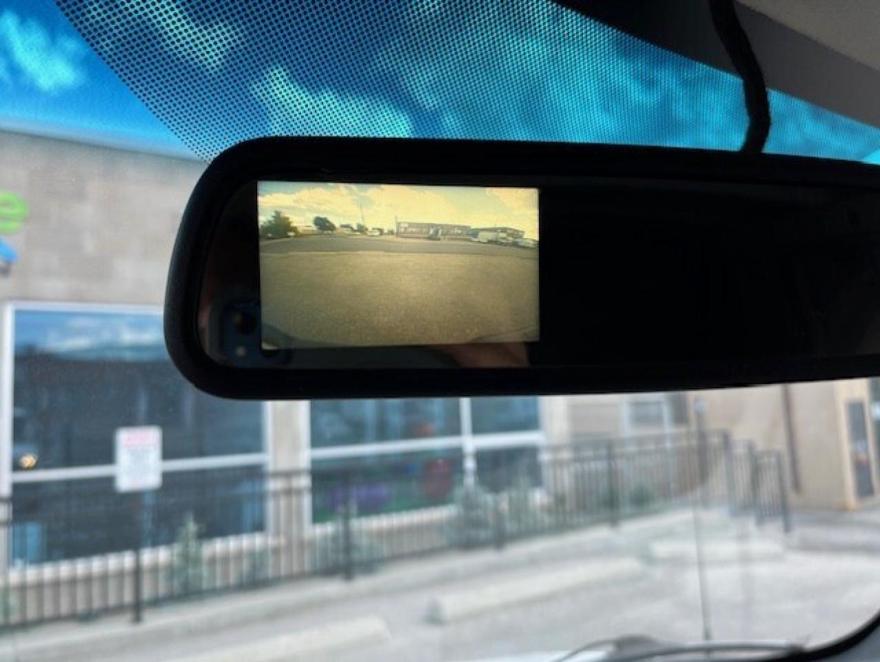 2020 GMC Savana Cargo Van 2500 **V6-1 OWNER-NO WINDOWS-BACK UP CAMERA** Photo