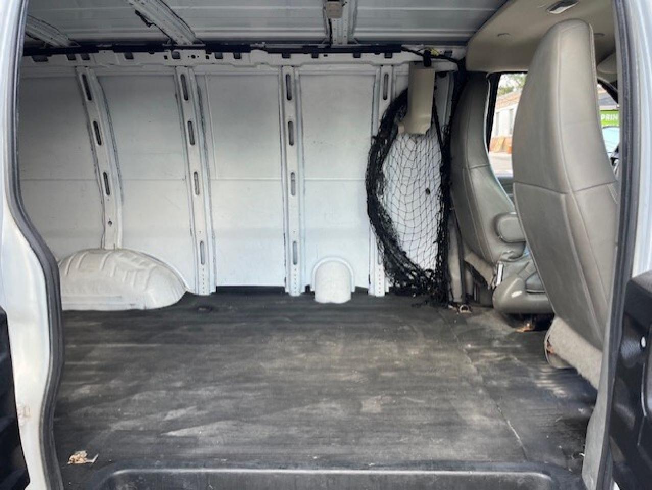 2020 GMC Savana Cargo Van 2500 **V6-1 OWNER-NO WINDOWS-BACK UP CAMERA** Photo