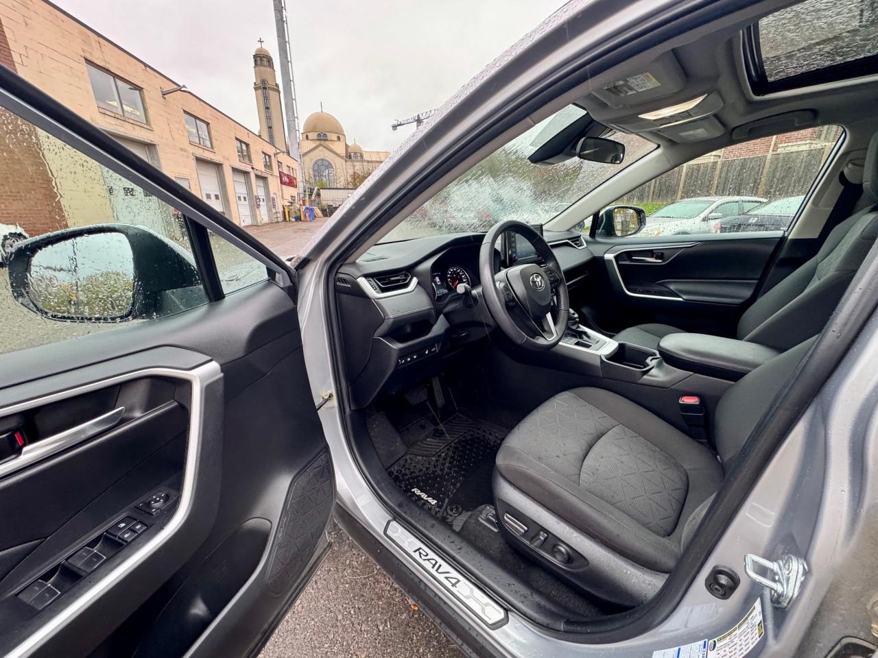 2022 Toyota RAV4 XLE AWD Photo