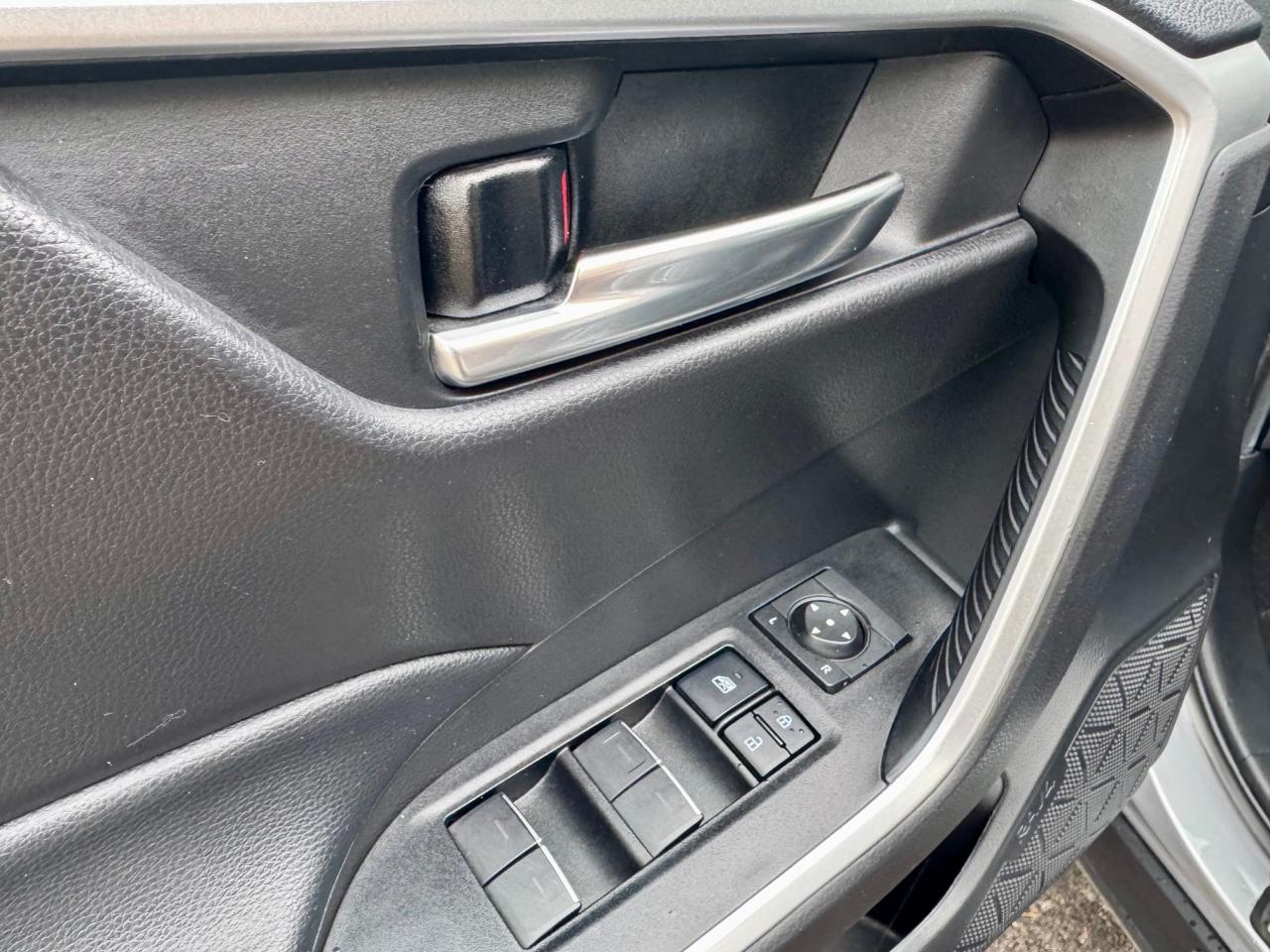 2022 Toyota RAV4 XLE AWD Photo