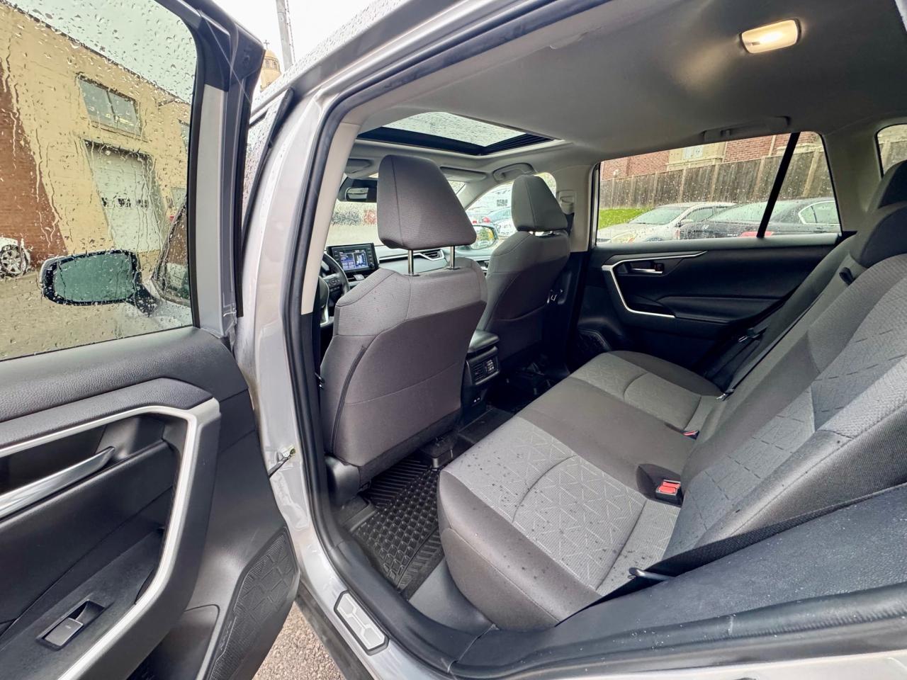 2022 Toyota RAV4 XLE AWD Photo