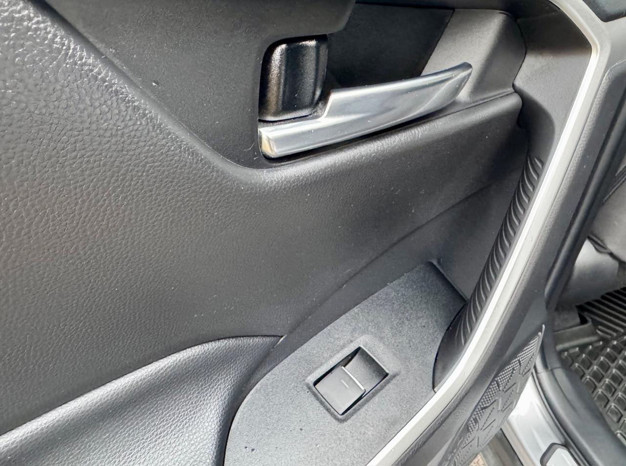 2022 Toyota RAV4 XLE AWD Photo