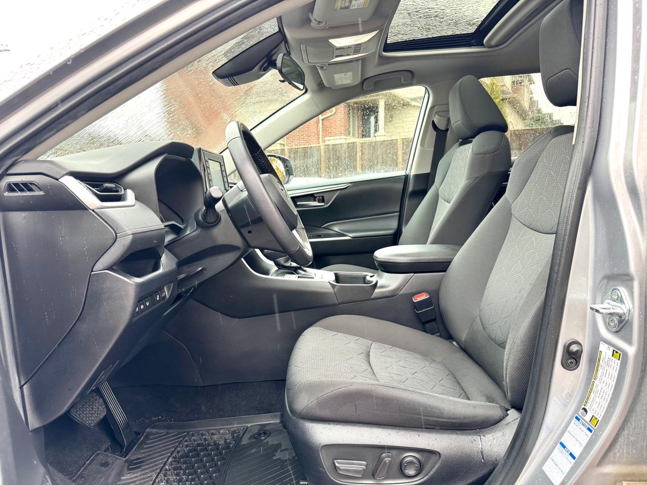 2022 Toyota RAV4 XLE AWD Photo