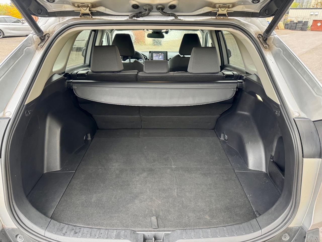 2022 Toyota RAV4 XLE AWD Photo