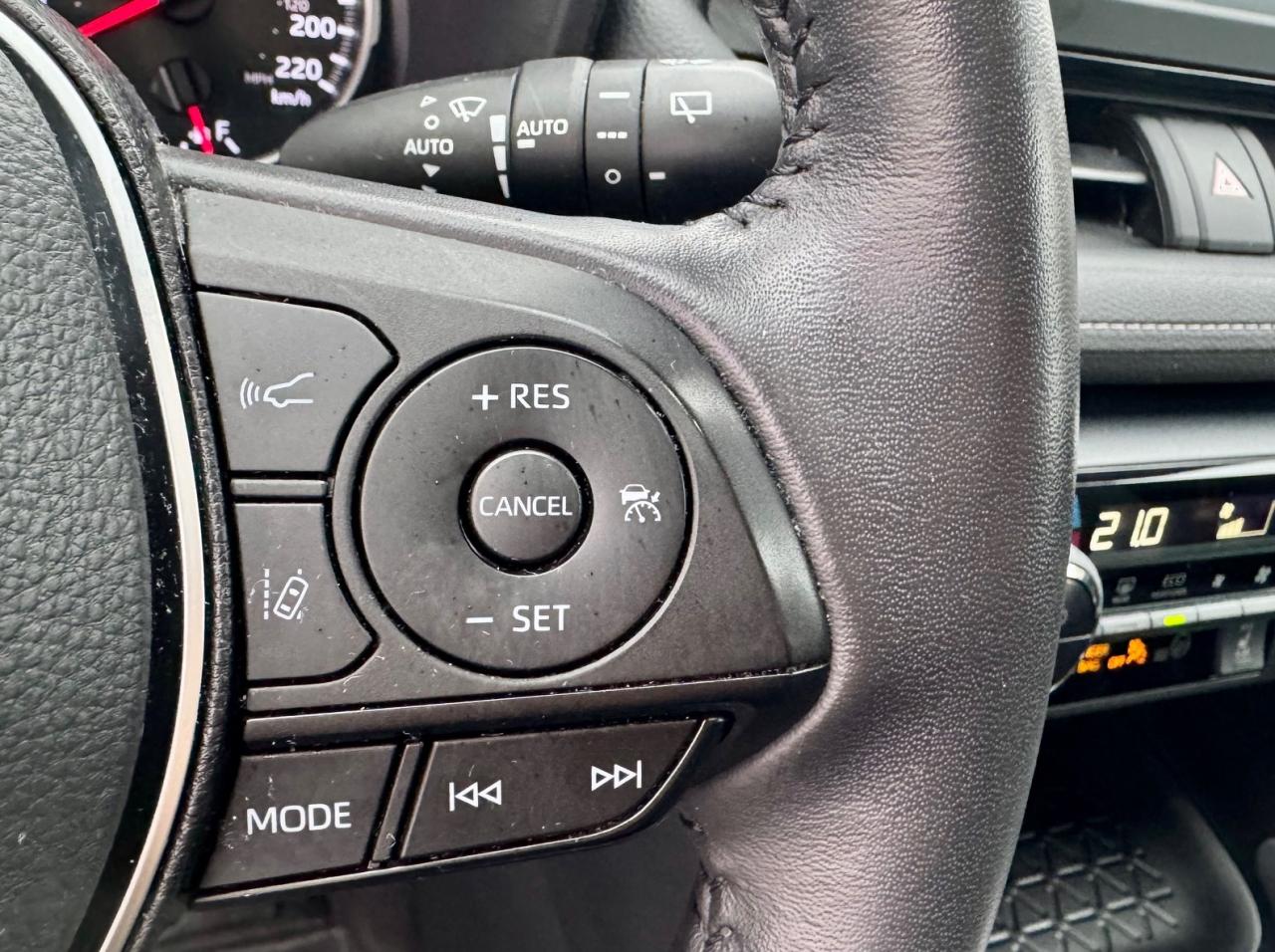 2022 Toyota RAV4 XLE AWD Photo