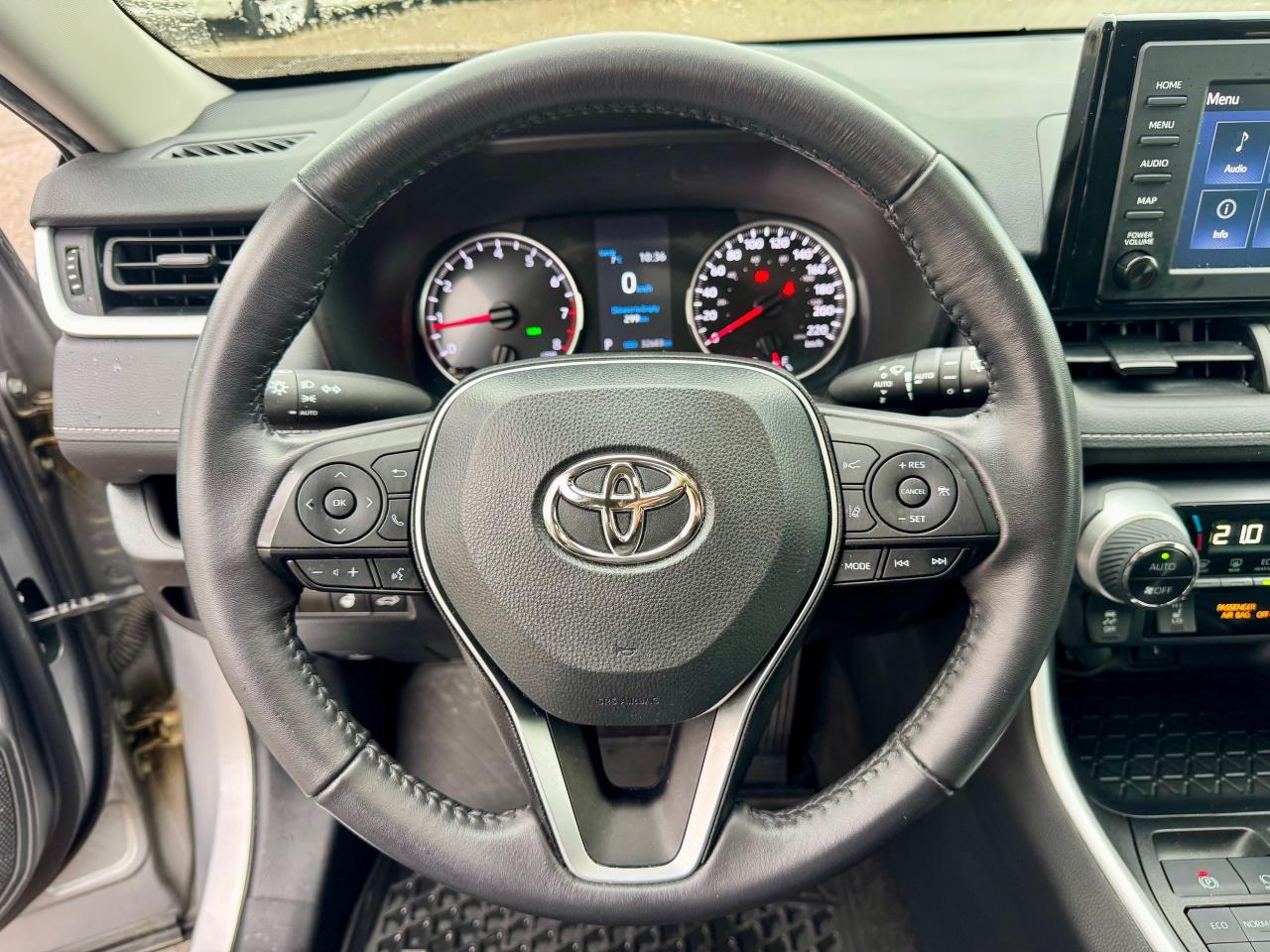 2022 Toyota RAV4 XLE AWD Photo