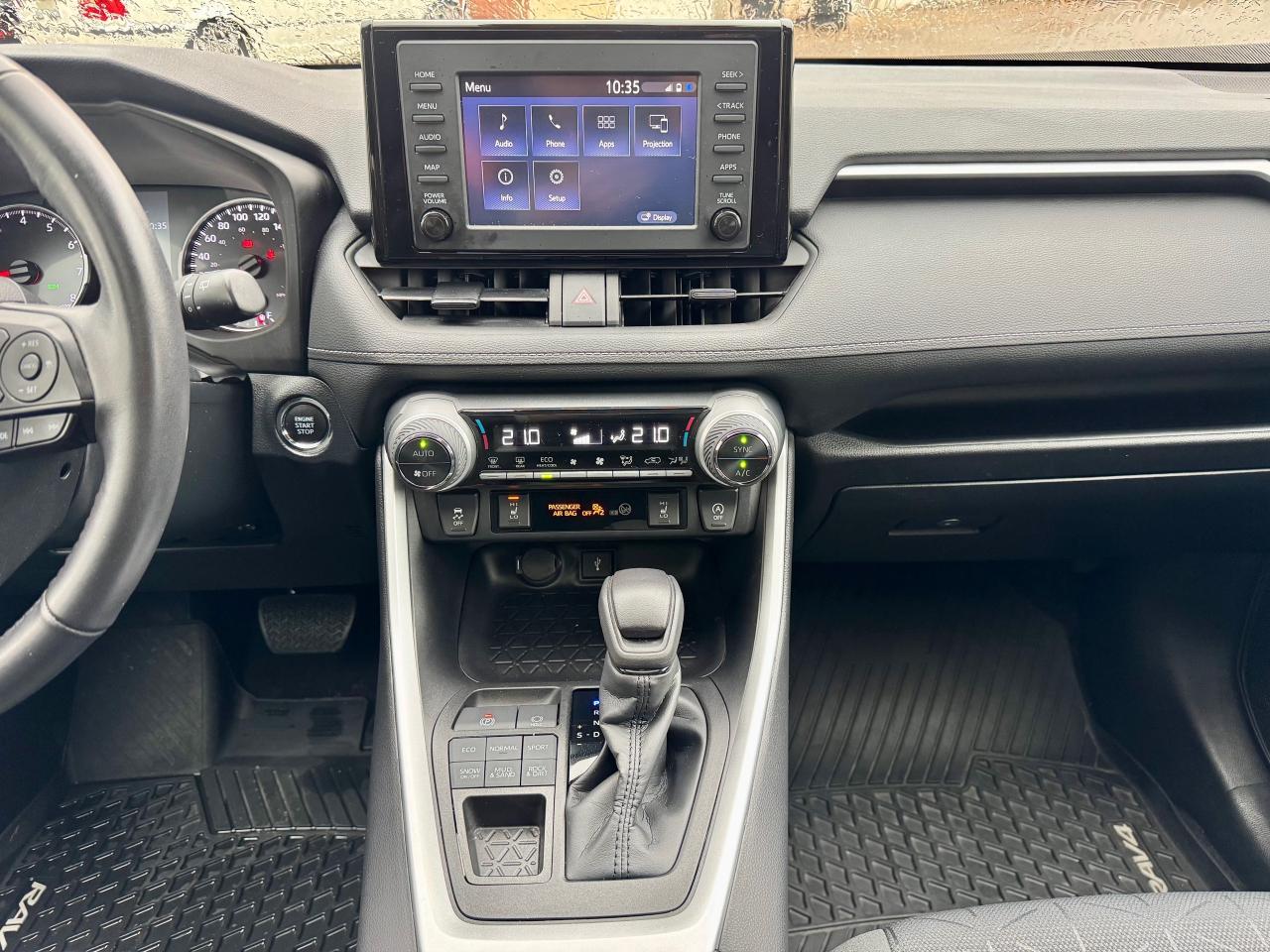 2022 Toyota RAV4 XLE AWD Photo