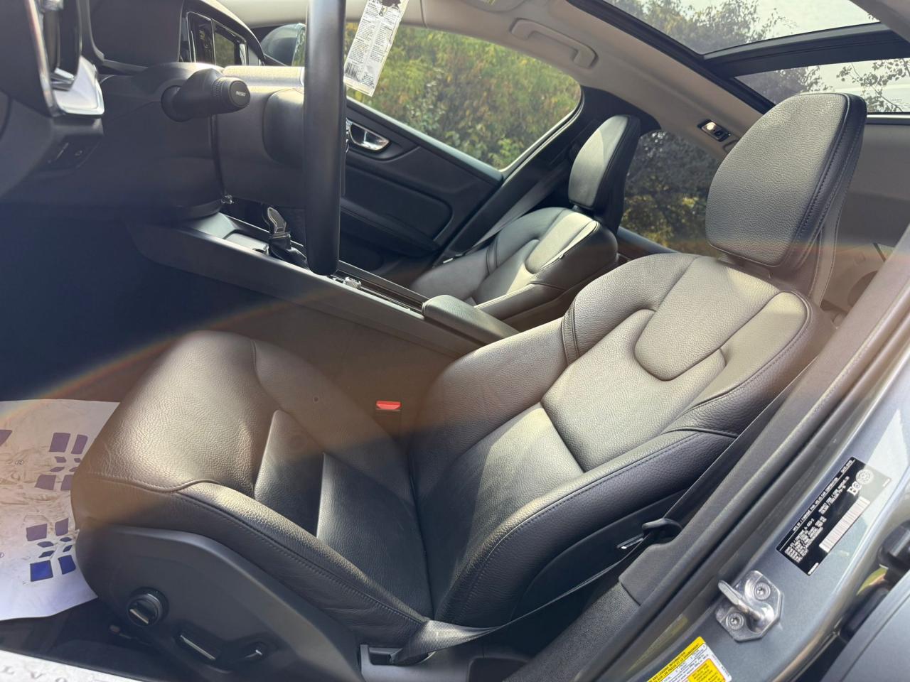 2019 Volvo S60 T6 AWD Momentum Photo