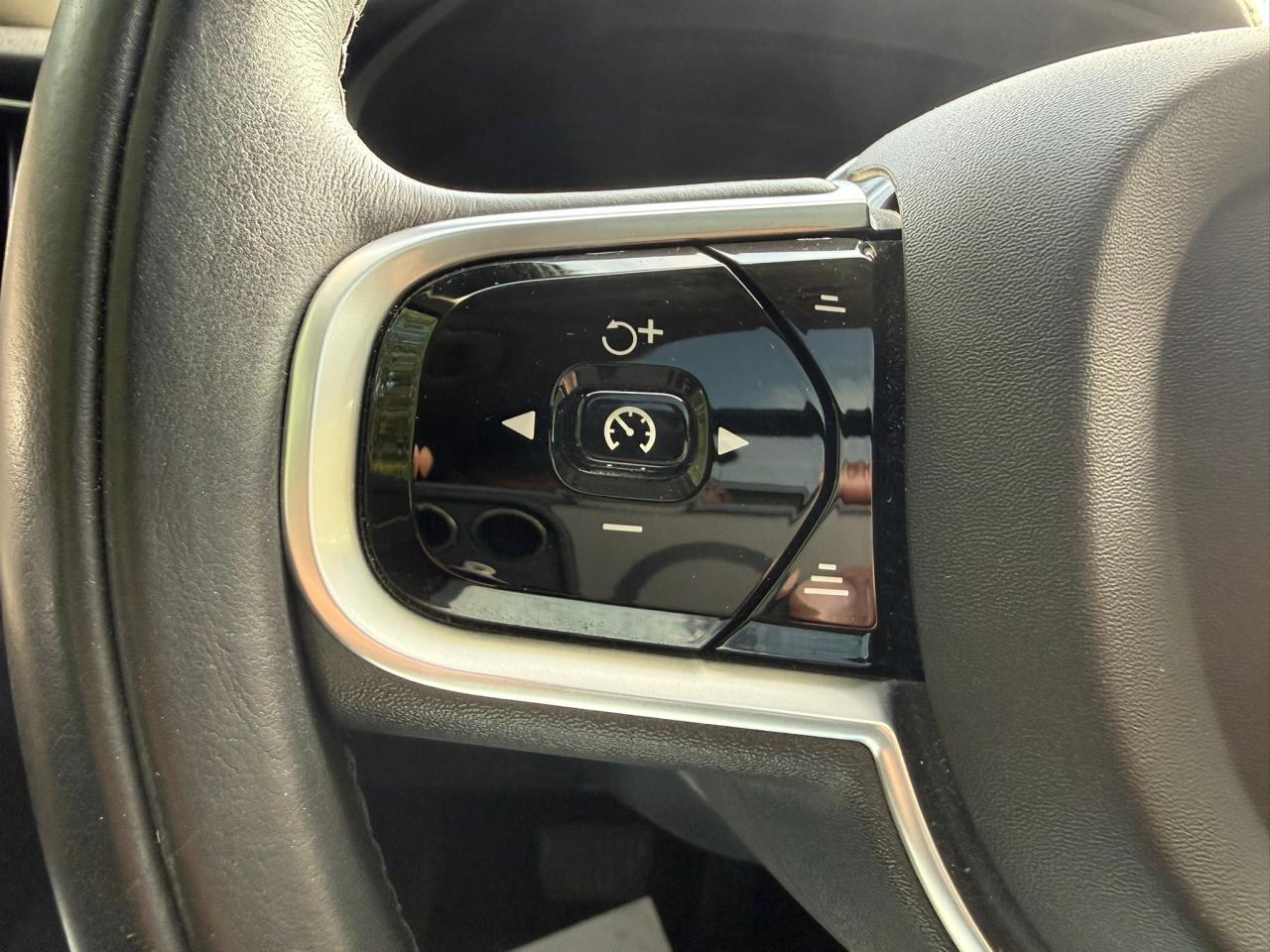 2019 Volvo S60 T6 AWD Momentum Photo