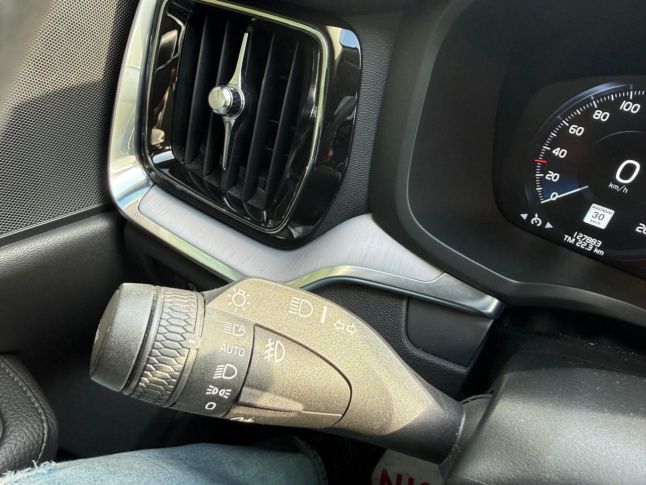 2019 Volvo S60 Momentum - T6 AWD - Apple CarPlay / Android Auto ! Photo