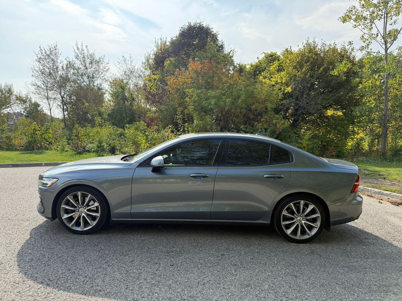 2019 Volvo S60 Momentum - T6 AWD - Apple CarPlay / Android Auto ! Photo2