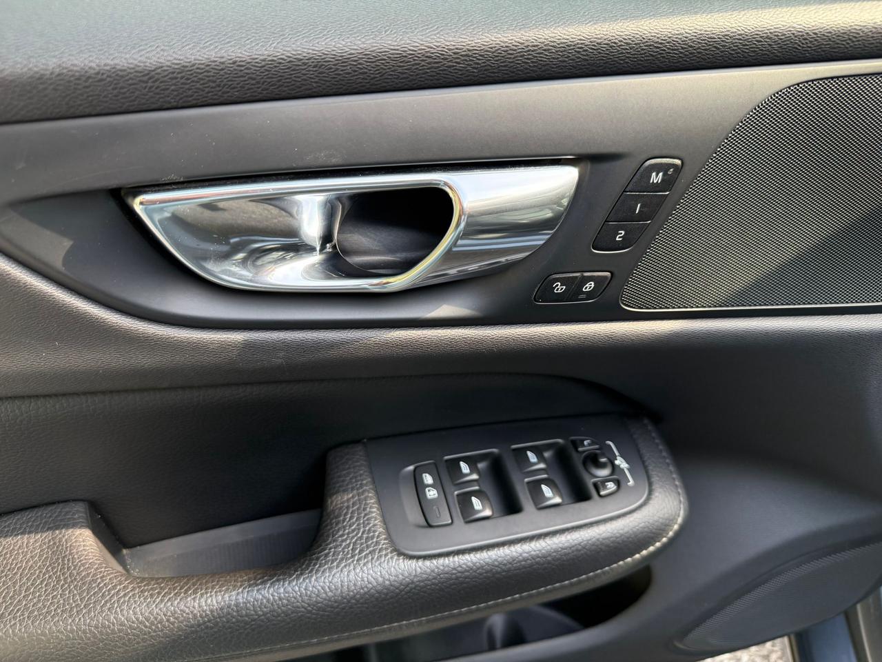 2019 Volvo S60 Momentum - T6 AWD - Apple CarPlay / Android Auto ! Photo