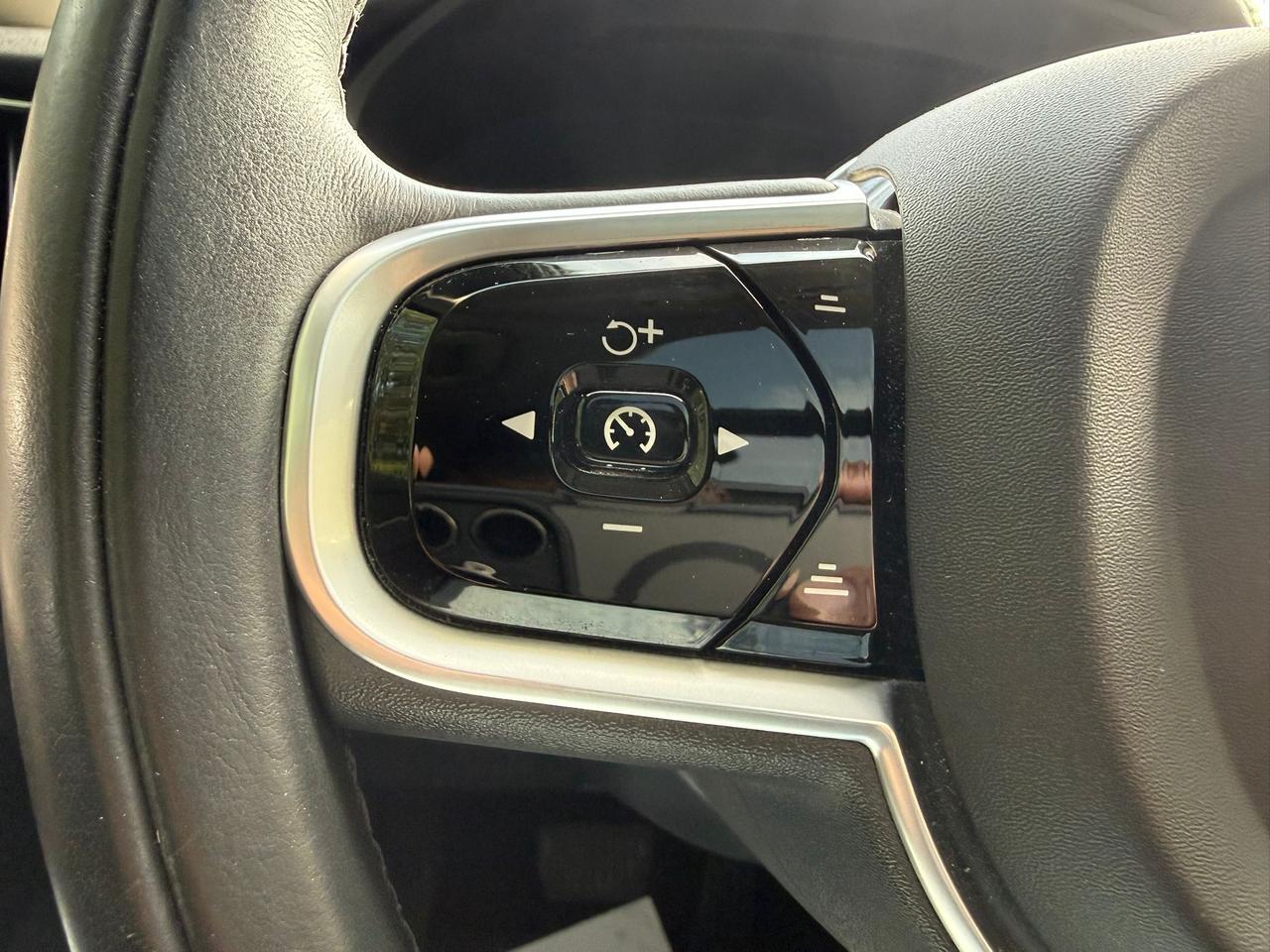 2019 Volvo S60 Momentum - T6 AWD - Apple CarPlay / Android Auto ! Photo