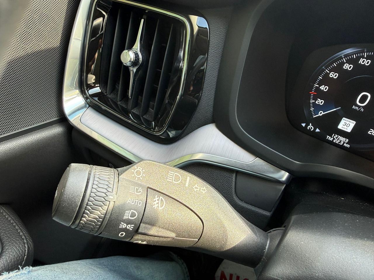 2019 Volvo S60 Momentum - T6 AWD - Apple CarPlay / Android Auto ! Photo