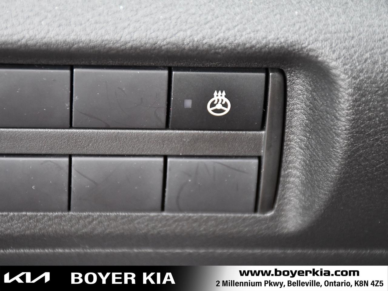 2024 Nissan Kicks SR ONE OWNER / STILL IN FACTORY WARRANTY Photo