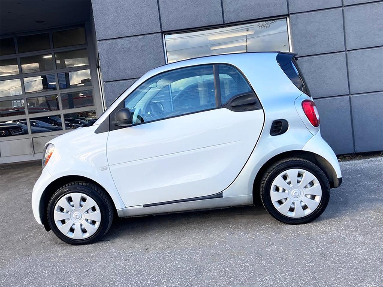 2016 Smart fortwo NAVIGATION | BLUETOOTH | LEATHER | HEATED SEATS Photo