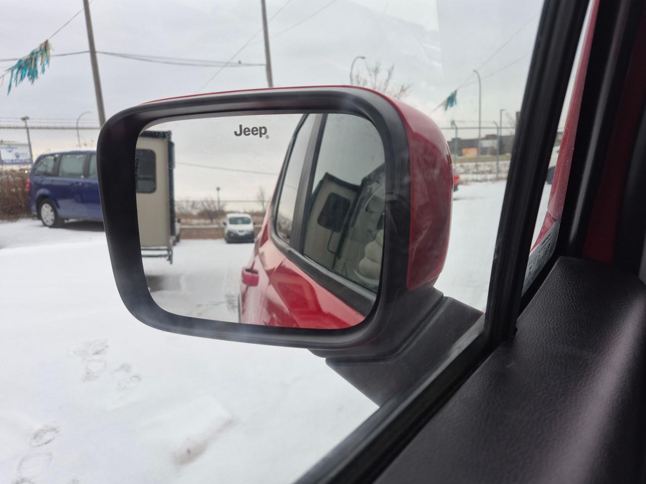 2016 Jeep Renegade 4WD North Htd Steering & Seats, BU Cam, - Photo #9