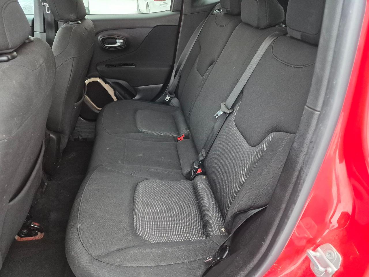 2016 Jeep Renegade 4WD North Htd Steering & Seats, BU Cam, - Photo #18