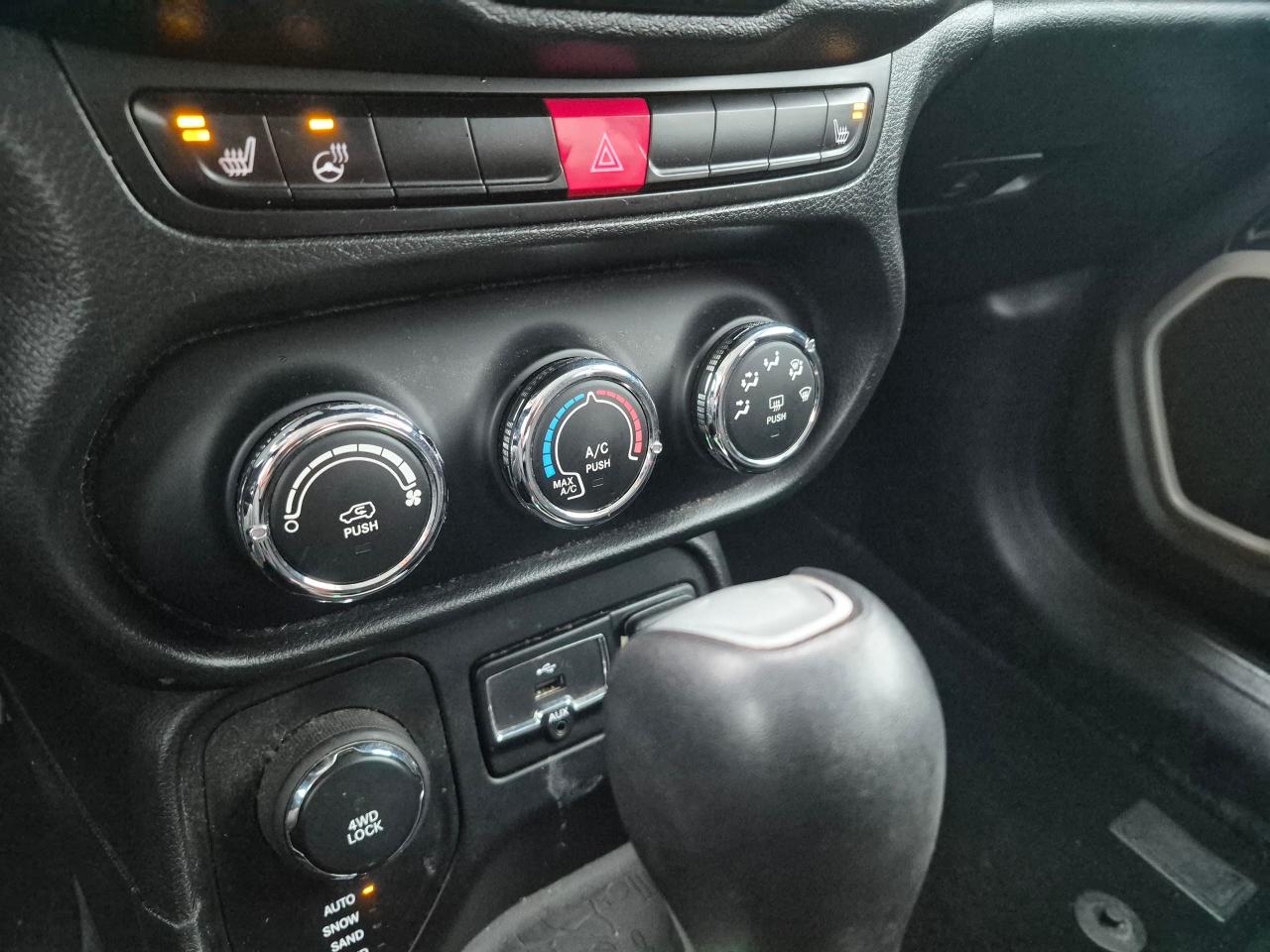 2016 Jeep Renegade 4WD North Htd Steering & Seats, BU Cam, - Photo #20