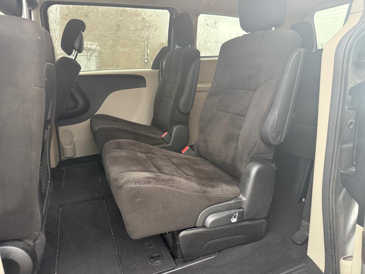 2013 Dodge Grand Caravan SXT - Photo #11