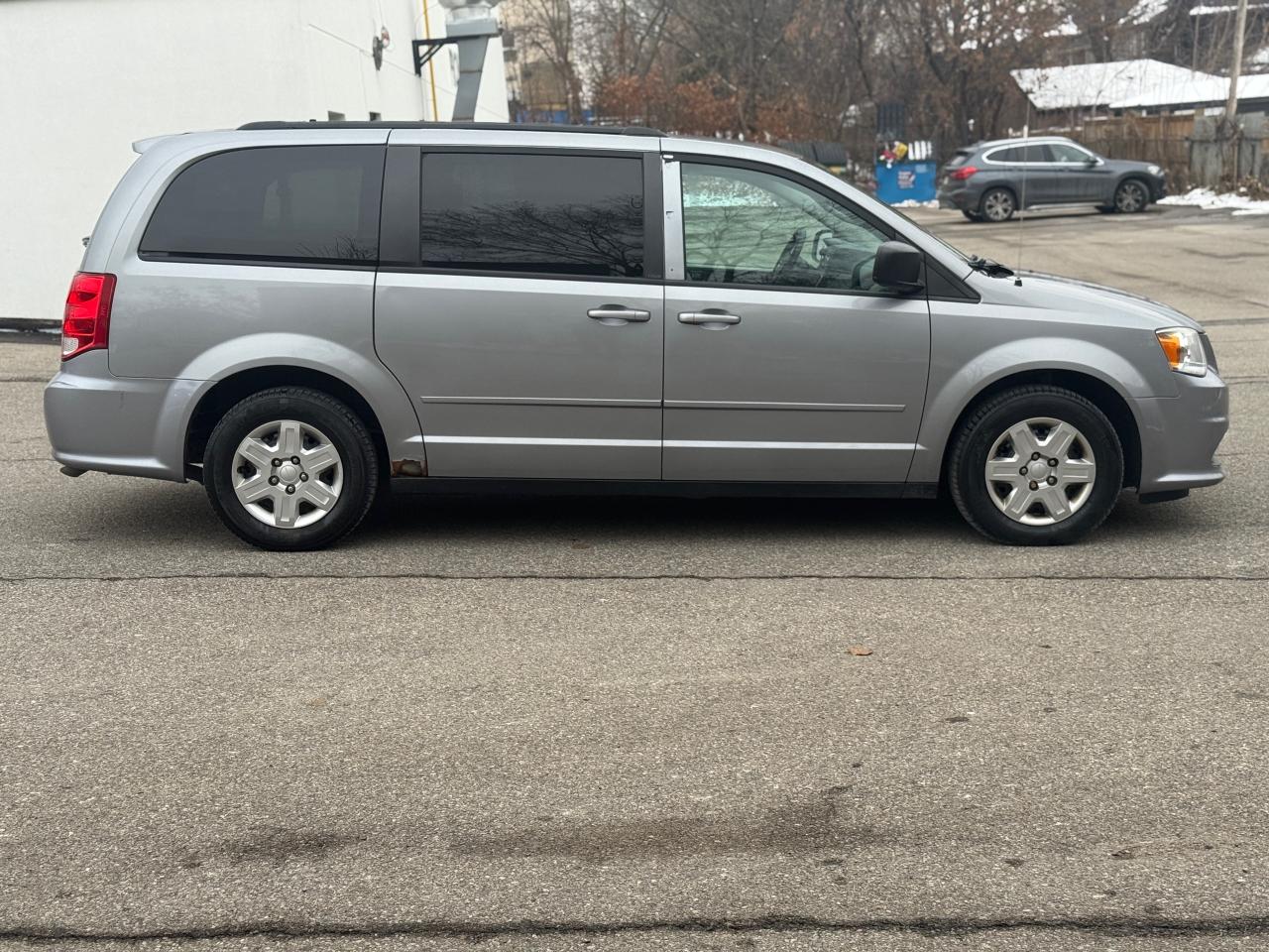 2013 Dodge Grand Caravan SXT Photo3