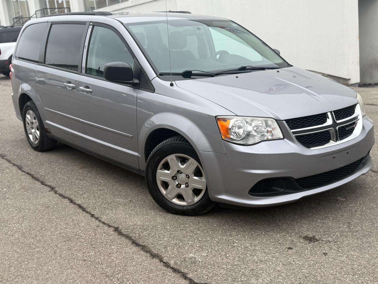 2013 Dodge Grand Caravan SXT Photo2