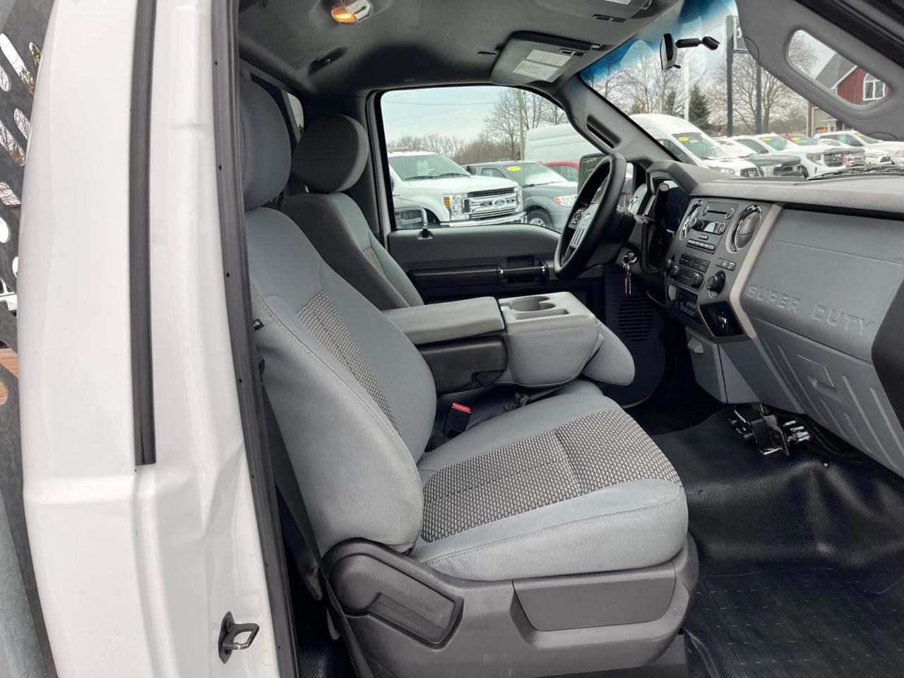 2016 Ford F-550 XLT ~FLATBED~4X4~ Photo